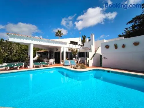 Villa Exclusiva, Piscina Privada y Vistas al Mar - Image 1