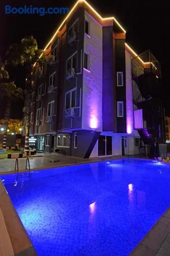 La Rezidans Hotel - Image 1
