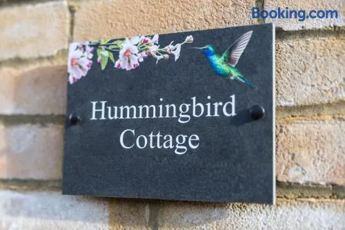 Hummingbird Cottage - Image 1