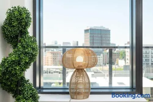 Luxury Apartment w King Bed Shared Pool & Rooftop - Image 1