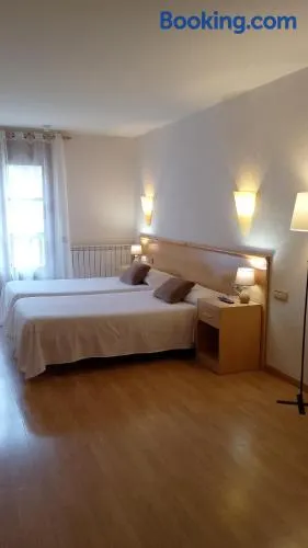 Hostal Cabrerès - Image 1