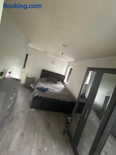 Hunters lodge - Image 1