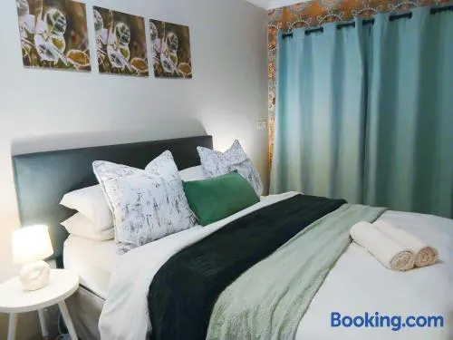 Private room in an apartment - Image 1