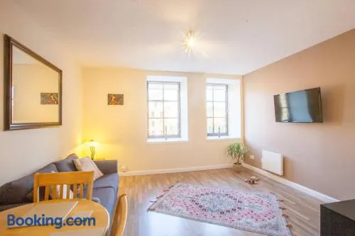 Stylish Merchant City Flat - Image 1