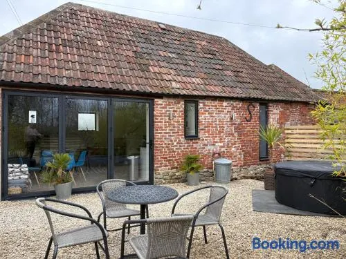 Hares Barn - Image 1