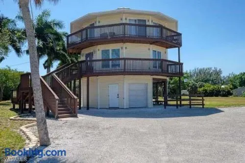 The Round House - Image 1