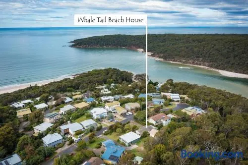 Whale Tail Beach House - Image 1