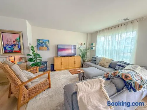 Boho Chic and Airy Retreat- Close to Beach & Park - Image 1