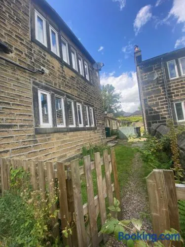 The Weavers Cottage - Image 1