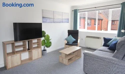 ChiPad Mono - Comfy City Centre Apartment with Free Parking Space - Image 1