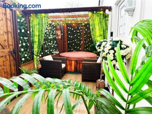 Squirrel Hideaway with Hot Tub in Formby, Liverpool - Image 1