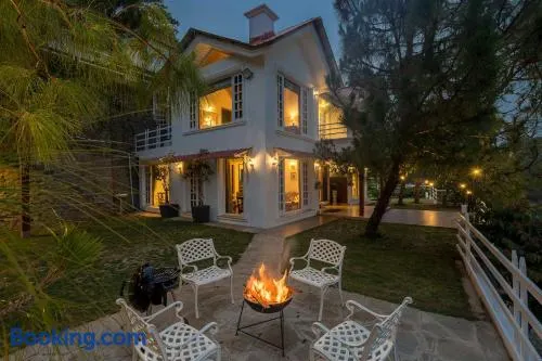 StayVista at Bellevue with Outdoor Jacuzzi - Image 1