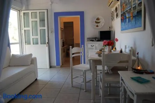 KILLINI COTTAGE STUDIO - Image 1