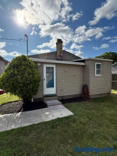 The Cozy Back Bungalow - Image 1