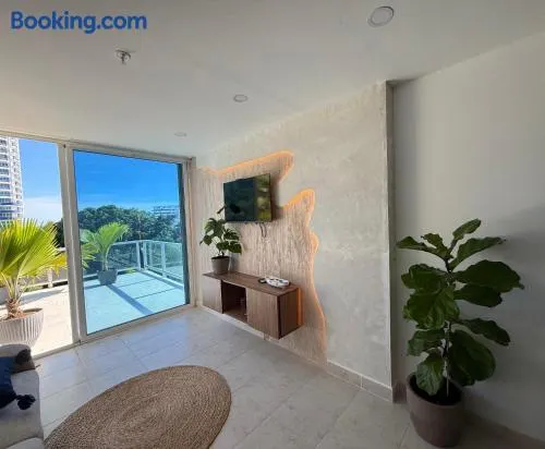 Coronado Beach Unique Balcony Apartment - Image 1