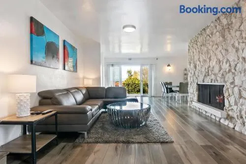 4 bedroom and 3 bath home close to universal studio and Hollywood - Image 1
