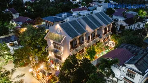 KunKin Boutique Garden Hue - Image 1