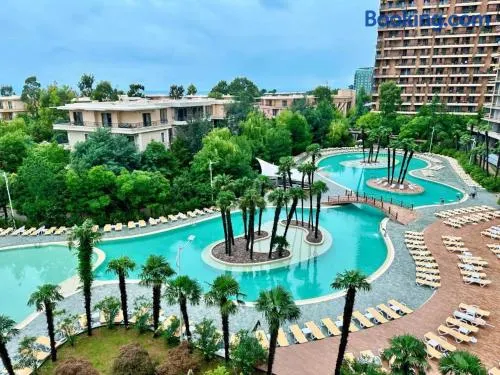 Dreamland Oasis Apartments - Image 1