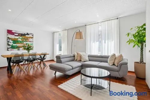 Spacious Apartment in Central Luzern - Image 1
