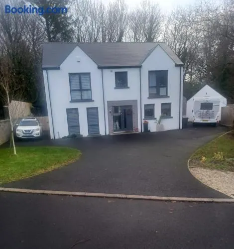 Forest house - Image 1