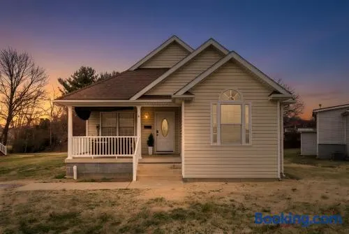 3 Bedroom Home in Luray Near Shenandoah and Luray Caverns - Image 1