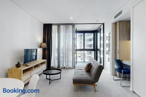 Urban Luxe Retreat - South Brisbane Boutique Apt w Free Carpark - Image 1