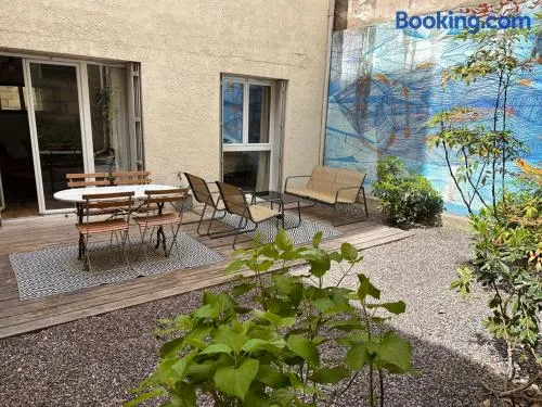 Joli T2 centre ville avec terrasse privee & patio - Image 1