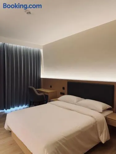 Hotel Nueva Europa Valencia - Image 1