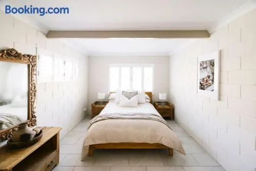 Merduka Sands 4 - Cozy Charming Cottage - Holiday Yamba - Image 1