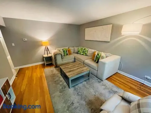 Apartment Home close to NWU & Hospitals - Image 1