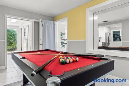 Fort Lauderdale Retreat Near Beach & Airport - Image 1