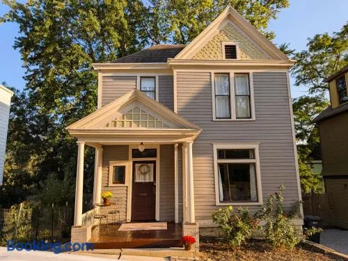 House on Hill Street - Image 1