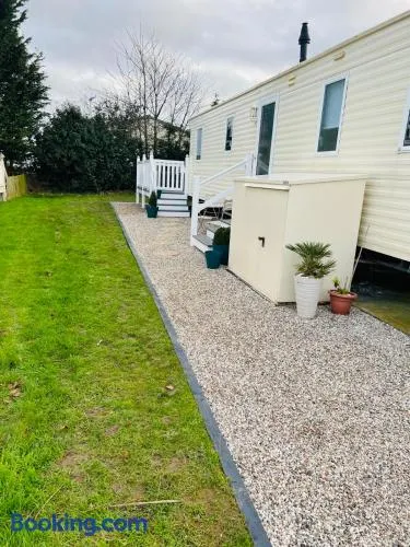 Shell Beach Holiday Home Mersea Coopers Beach - Image 1