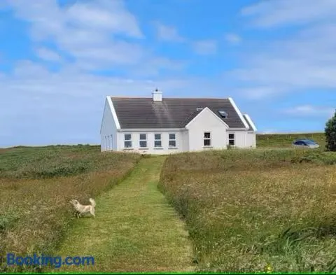 Belmullet Beach House Retreat - Image 1