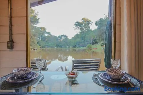 Quinta do Vale: Casa flutuante, 90km de SP - Lago, cascata, piscina, tranquilidade - Image 1