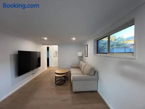 Pet friendly &Amazing location 4 bedrooms house - Image 1