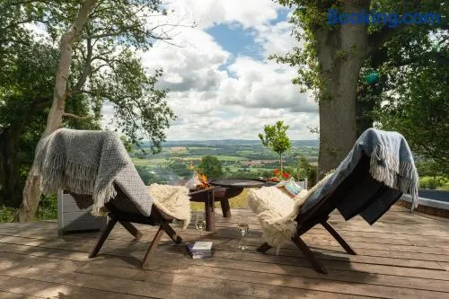 Tilbury Shepherd Huts & Holiday Cottages with Hot Tubs - Image 1