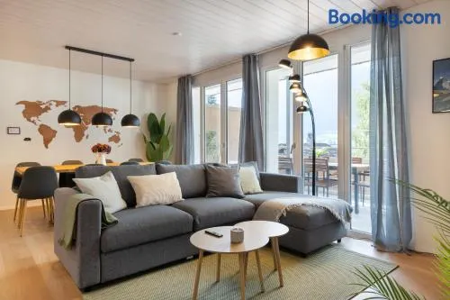 Scenic Apartment with Balcony View & Free Parking - Image 1