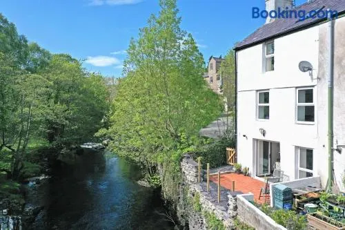 Glanafon Cottage - Image 1