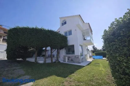 Monteferro, Nigrán, chalet con finca - Image 1