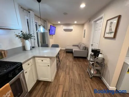 La Casita de Whittier, Private Unit w/patio area, Disney, Biola, Knotts - Image 1