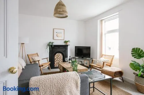 Cosy period cottage 2min walk to the beach - Image 1