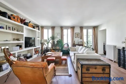 Appartement villa privée Paris 9ème - Image 1