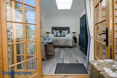 Lavender Lodge - Image 1