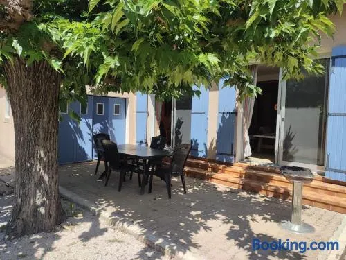 Maison confortable avec grand jardin - Image 1
