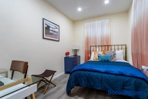 Upscale Relax 2 Bedroom near Yankee Stadium 14 min drive - Image 1