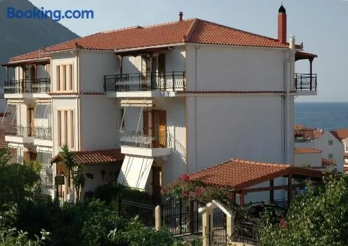 Makis Studios & Apartments - Image 1