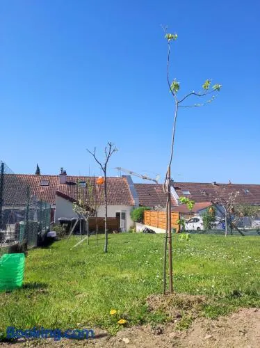 Chambre privée climatisée avec jardin et parking - Image 1