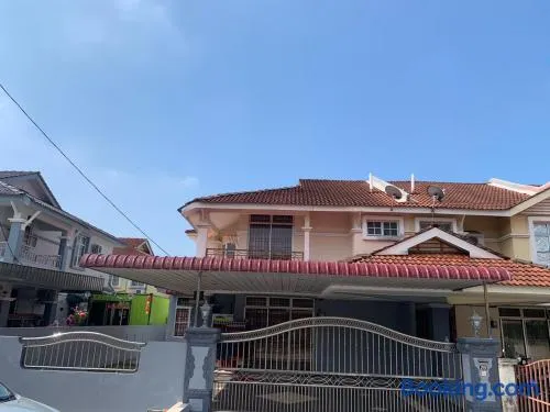 Awani Homestay Seberang Jaya - Image 1
