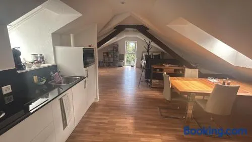 Bright attic apartment with charm - Image 1